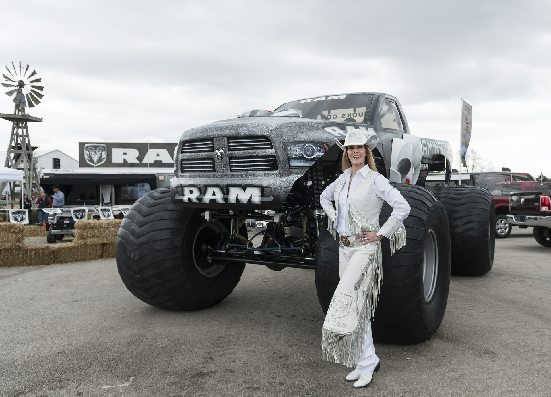 Monster-Trucks als Retter in der Not